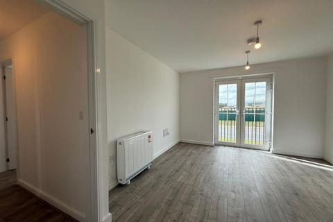 2 bedroom flat to rent, Fairham, Nottingham, NG11