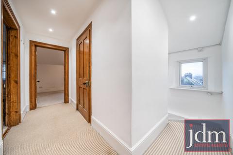 2 bedroom apartment to rent, Southend Crescent, London, SE9