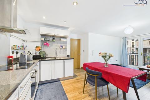 2 bedroom flat for sale, Damside Street, Lancaster | Generous Open-Plan Living on the River Lune
