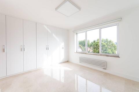 3 bedroom flat to rent, St Mary Abbots Terrace, High Street Kensington, London, W14
