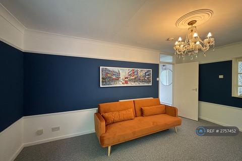2 bedroom maisonette to rent, Grangewood Court, Solihull, B92