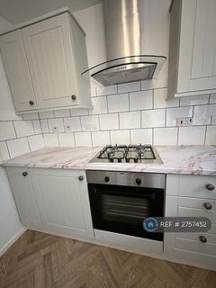 2 bedroom maisonette to rent, Grangewood Court, Solihull, B92