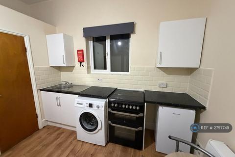 Studio to rent, Mount Pleasant Road, London, N17