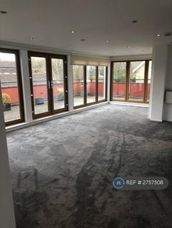 2 bedroom penthouse to rent, The Green, Bingley, BD16