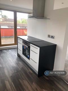 2 bedroom penthouse to rent, The Green, Bingley, BD16