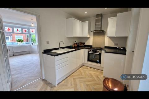 2 bedroom semi-detached house to rent, Furlong Avenue, Arnold, Nottingham, NG5