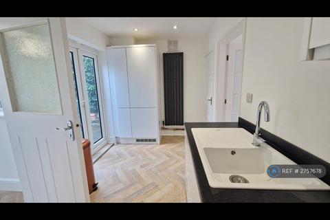 2 bedroom semi-detached house to rent, Furlong Avenue, Arnold, Nottingham, NG5