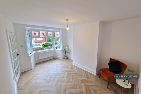2 bedroom semi-detached house to rent, Furlong Avenue, Arnold, Nottingham, NG5