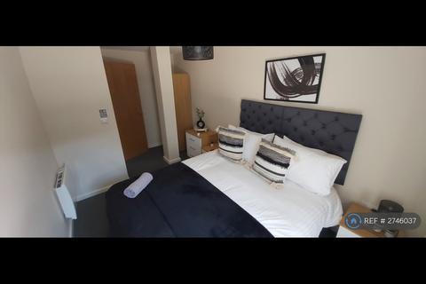 2 bedroom flat to rent, Portcullis House, Manchester, M15