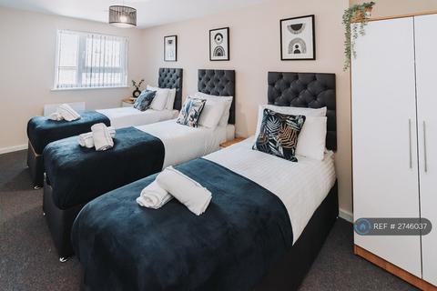 2 bedroom flat to rent, Portcullis House, Manchester, M15