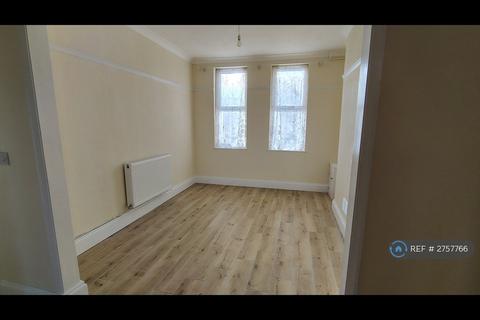 2 bedroom terraced house to rent, Edward Street, Milford Haven, SA73