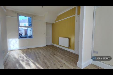 2 bedroom terraced house to rent, Edward Street, Milford Haven, SA73