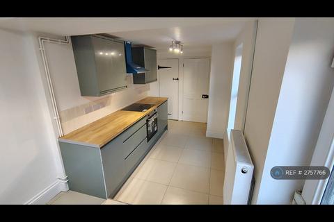 2 bedroom terraced house to rent, Edward Street, Milford Haven, SA73