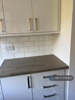 2 bedroom terraced house to rent, Barton Street, Macclesfield, SK11