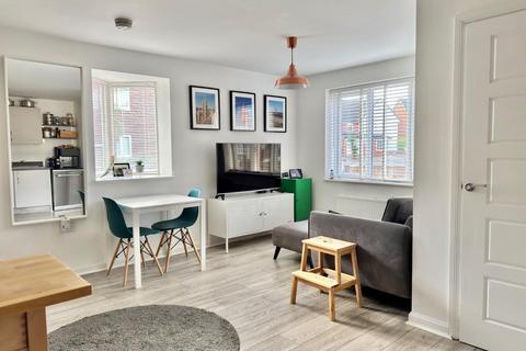 2 bedroom end of terrace house to rent, Burghley Close, Washington