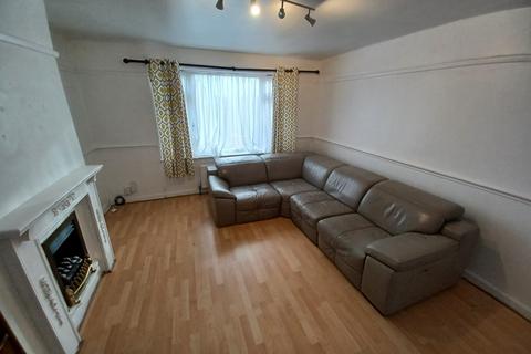 3 bedroom semi-detached house to rent, Gipton Approach, Leeds, West Yorkshire, LS9