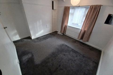 3 bedroom semi-detached house to rent, Gipton Approach, Leeds, West Yorkshire, LS9