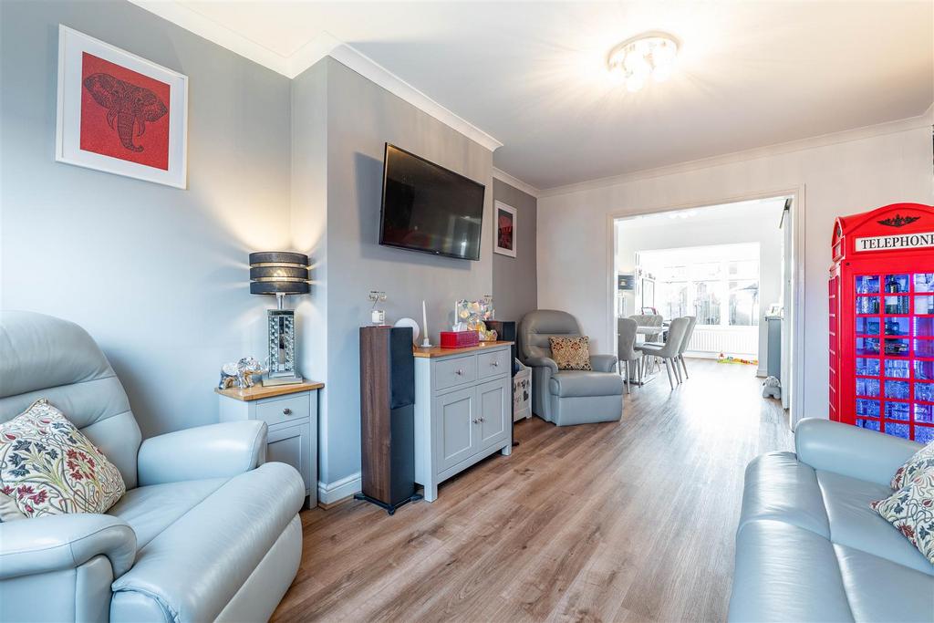 Lounge/Dining Room