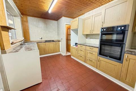 4 bedroom semi-detached house for sale, Hykeham Road, Lincolnshire LN6