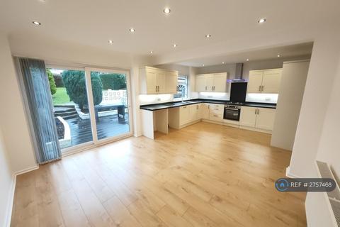 2 bedroom semi-detached house to rent, Manscombe Road, Torquay, TQ2