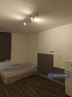 Studio to rent, Church Road, London, E10