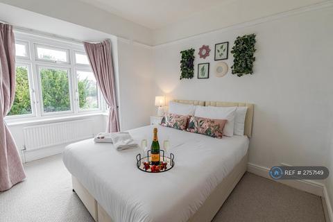 3 bedroom flat to rent, Beaufort Road, Bournemouth, BH6