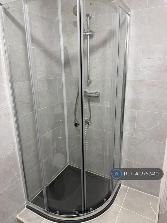 Ensuite Bathroon