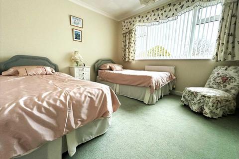 2 bedroom bungalow for sale, Cawthorne Crescent, Wharfedale, Filey