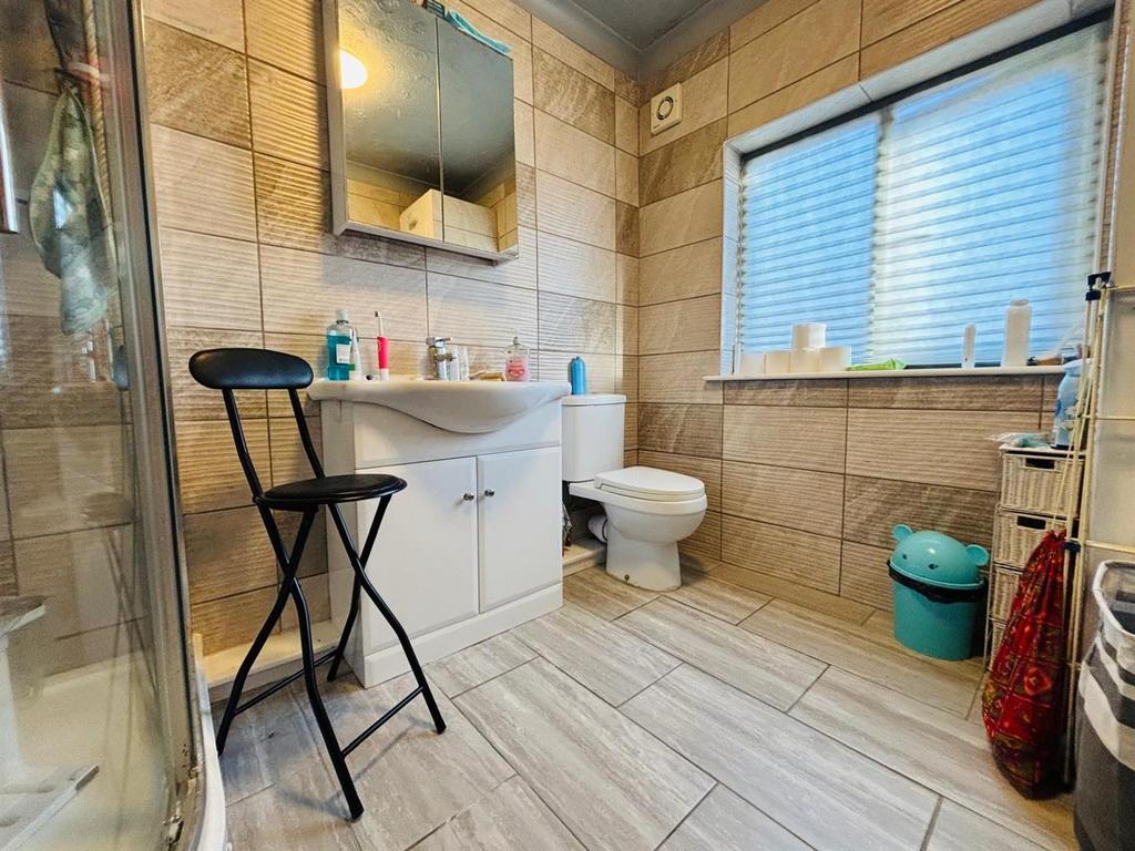 Shower Room / WC: