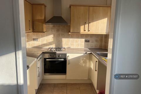 5 bedroom semi-detached house to rent, Glenmore Street, Southend-On-Sea, SS2