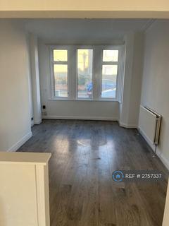5 bedroom semi-detached house to rent, Glenmore Street, Southend-On-Sea, SS2