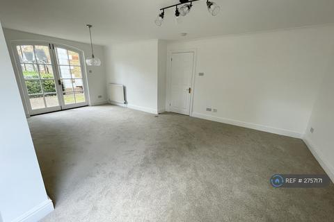 2 bedroom flat to rent, White Heron Mews, Teddington, TW11