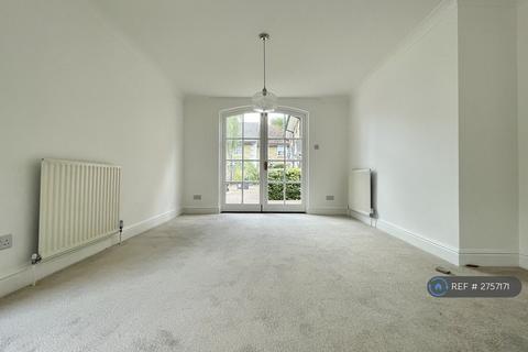 2 bedroom flat to rent, White Heron Mews, Teddington, TW11