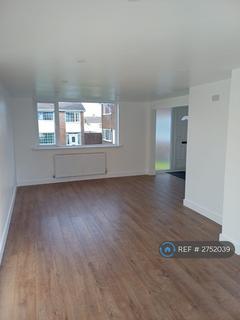 3 bedroom semi-detached house to rent, Lambourne Close, Houghton Le Spring, DH4