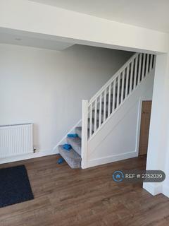 3 bedroom semi-detached house to rent, Lambourne Close, Houghton Le Spring, DH4