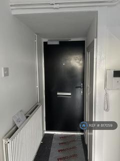 3 bedroom flat to rent, The Broadway, Loughton, IG10