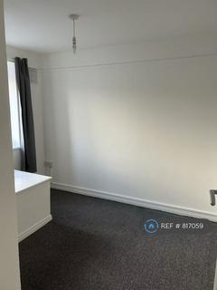 3 bedroom flat to rent, The Broadway, Loughton, IG10