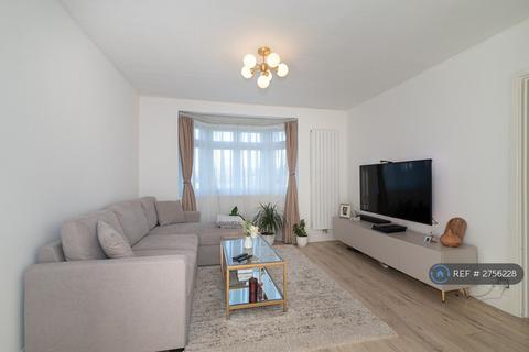 3 bedroom semi-detached house to rent, Archibald Road, Romford, RM3