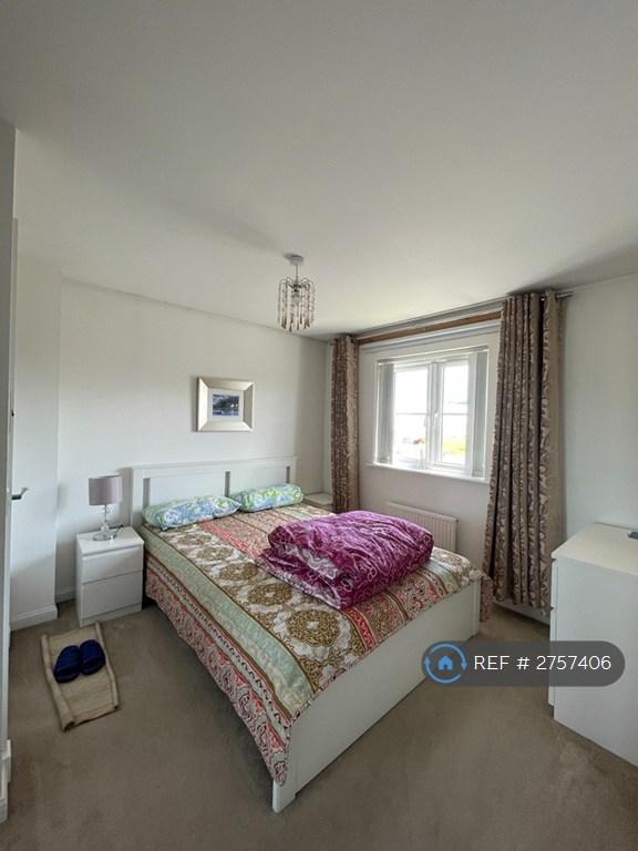 Master Bedroom Pic 1