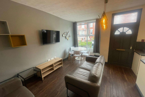 undefined, Beechwood Mount, Leeds LS4