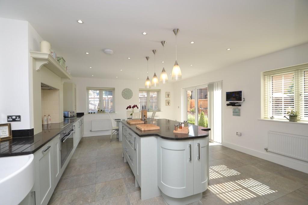 Beechwood Drive, Bucklesham Road, Ipswich, Suffolk 5 bed detached house