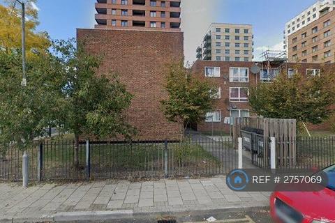 4 bedroom flat to rent, Tomlins Orchard, Barking, IG11