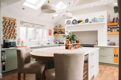 4 bedroom semi-detached house for sale, Beverley Crescent, Bedford MK40