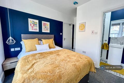 1 bedroom in a house share to rent, Legsby Avenue, Grimsby, DN32
