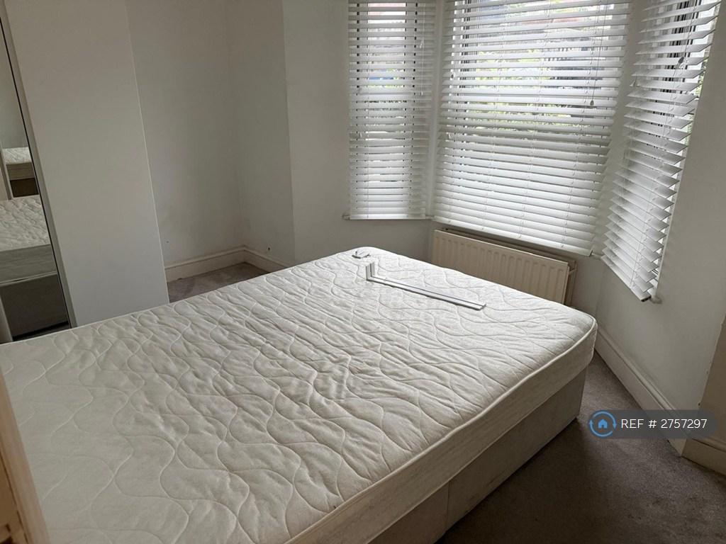 Double Bed 4