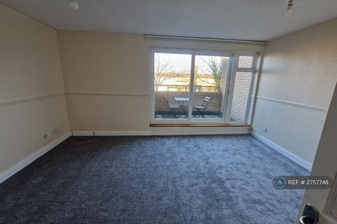 4 bedroom terraced house to rent, Mullen Avenue, Downs Barn, Milton Keynes, MK14