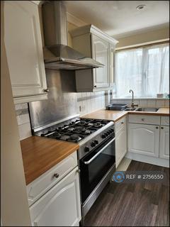 3 bedroom terraced house to rent, Fisher Close, Crawley, RH10