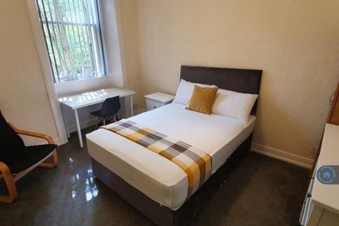 1 bedroom in a flat share to rent, West End Park Street, Glasgow, G3