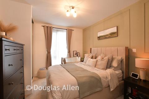 2 bedroom flat for sale, Ambrose Court, South Ockendon RM15