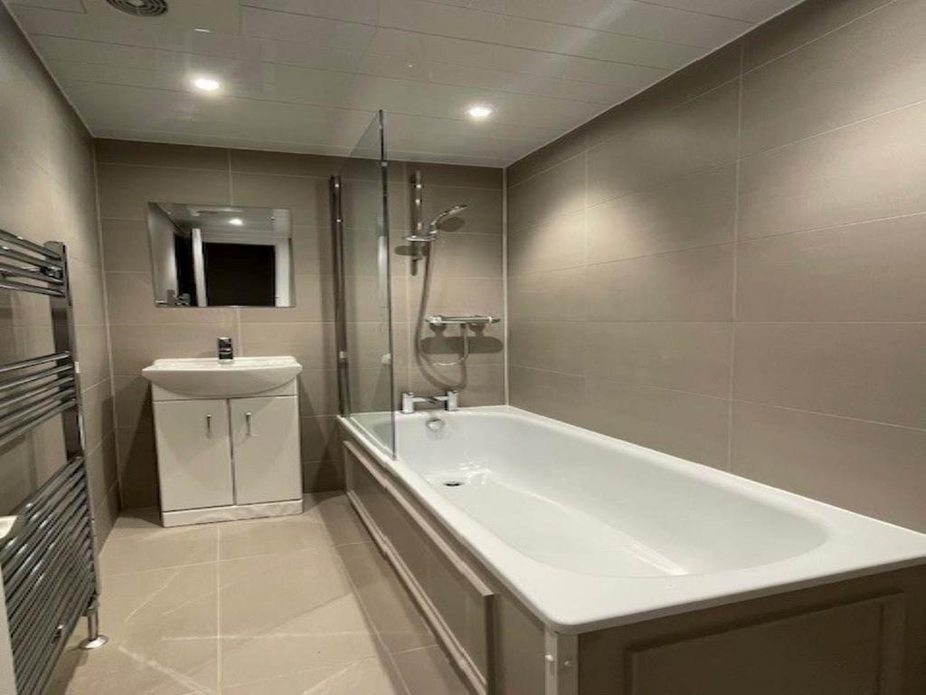 Main bathroom